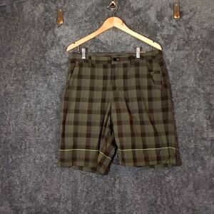 Lululemon Kahura Green Plaid Athletic Mens Shorts Size 34